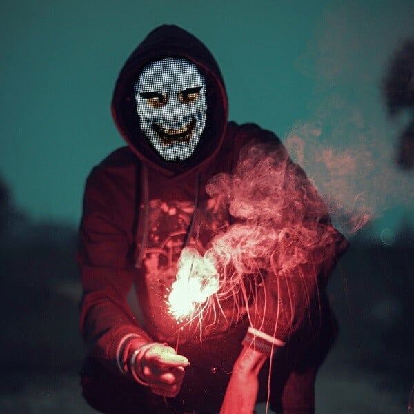 FACE TRANSFORMING LED MASK - APP CONTROLLED - RECHARGEABLE