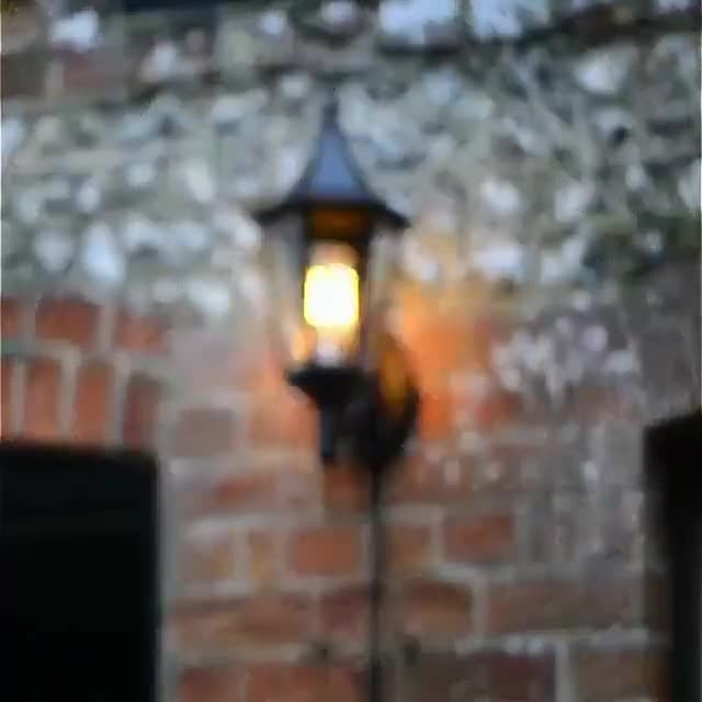 LED Flame Light Bulb With Gravity Sensing Effect